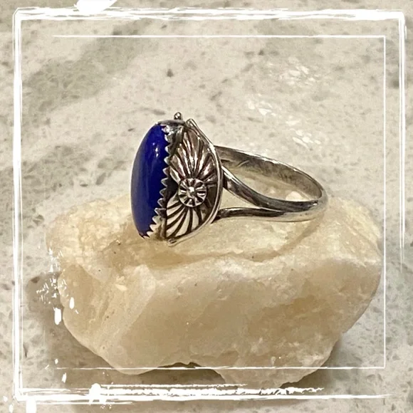 Vintage Sterling Silver Oval Lapis Lazuli Ring - Picture 9 of 12